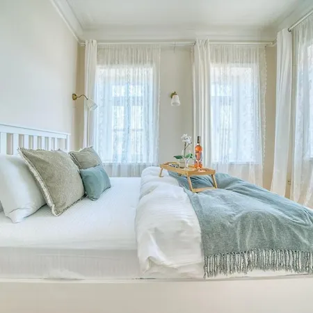Miniq Homes 105 - Golf, Cinema, Bbq, Center 2br Stone