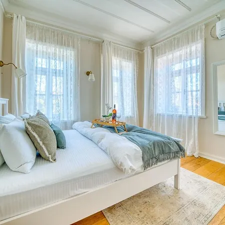 Villa Miniq Homes 105 - Golf, Cinema, Bbq, Center 2br Stone