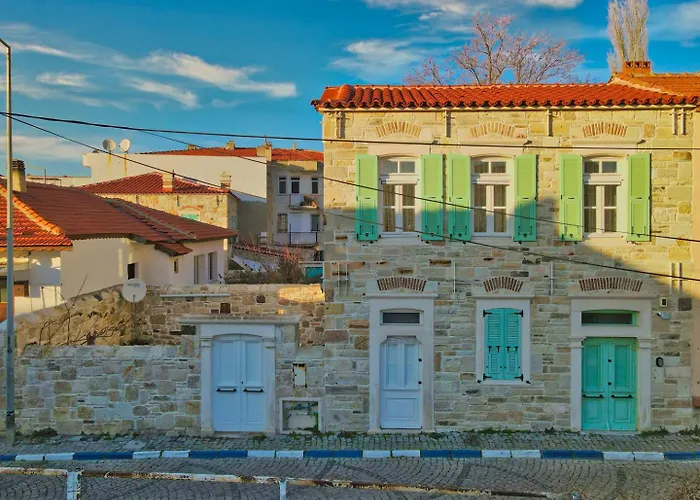 Villa Miniq Homes 105 - Garden Cinema, Bbq, Center 2br Stone